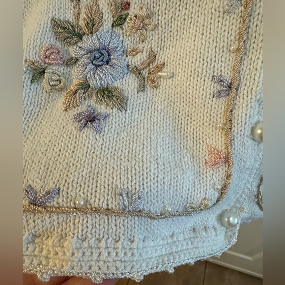VTG Floral Embroidered Beaded Grannycore Women Collared Button Up Sweater Cream - Picture 9 of 14